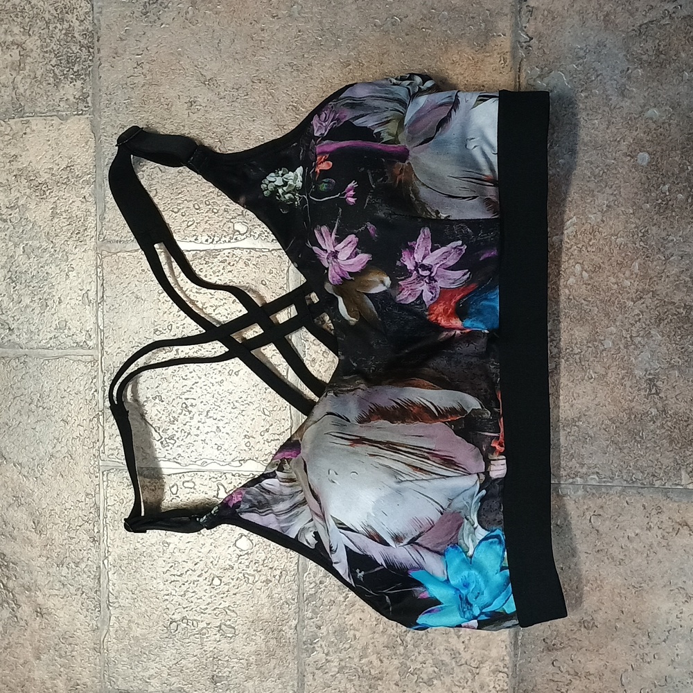 Calia By Carrie Underwood Sports Bra Size Medium